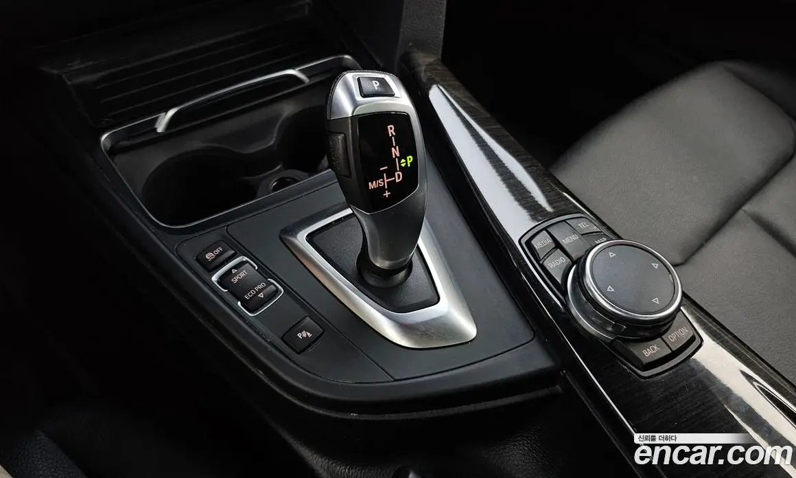 BMW 3 серия 2016 2.0 автомат (гидро), фото 9 BMW 3 серия 2016 2.0 автомат (гидро), фото 9