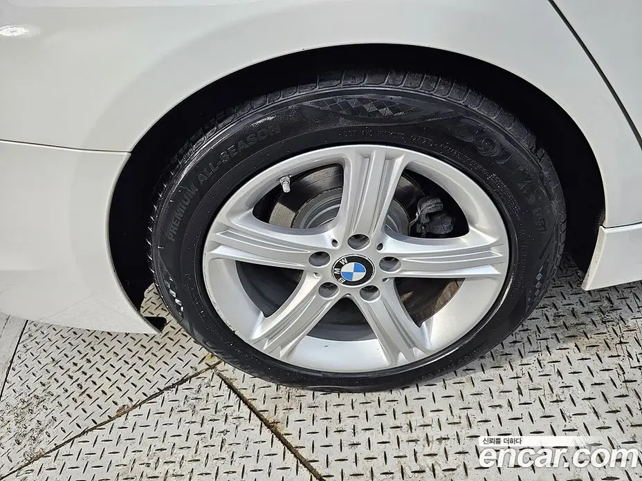 BMW 3 серия 2016 2.0 автомат (гидро), фото 20 BMW 3 серия 2016 2.0 автомат (гидро), фото 20
