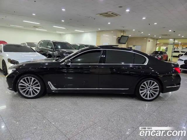 BMW 7 серия 2016 4.4 автомат (гидро), миниатюра 3
