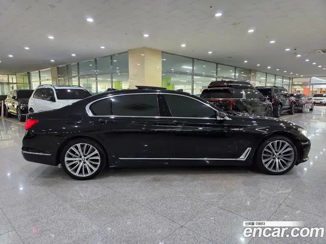 BMW 7 серия 2016 4.4 автомат (гидро), миниатюра 5