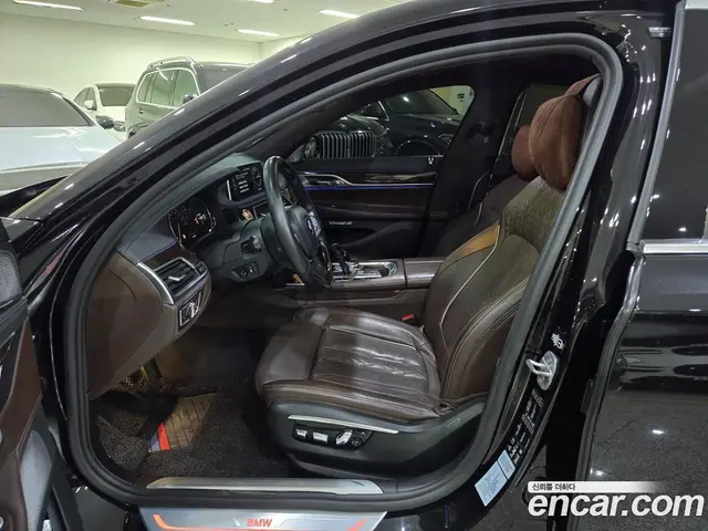 BMW 7 серия 2016 4.4 автомат (гидро), миниатюра 6
