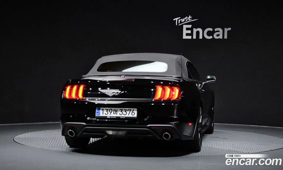 Ford Mustang 2023 2.3 автомат (гидро), фото 3