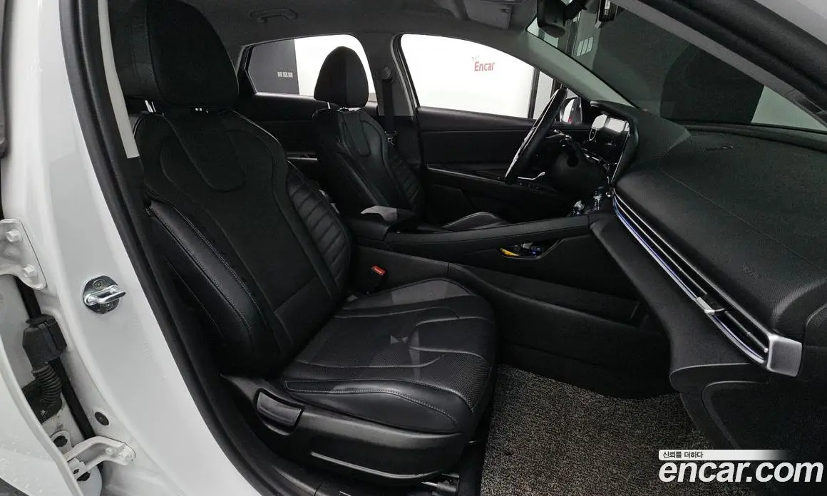Hyundai Avante 2021 1.6 автомат (гидро), фото 17