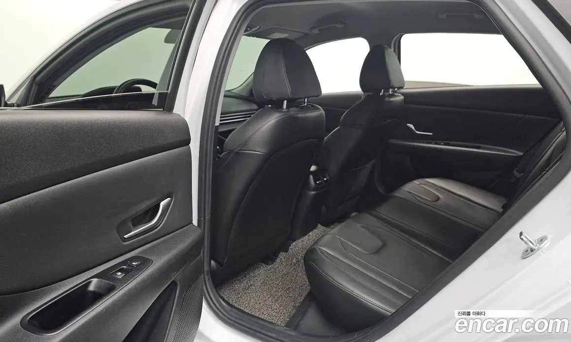 Hyundai Avante 2021 1.6 автомат (гидро), фото 18
