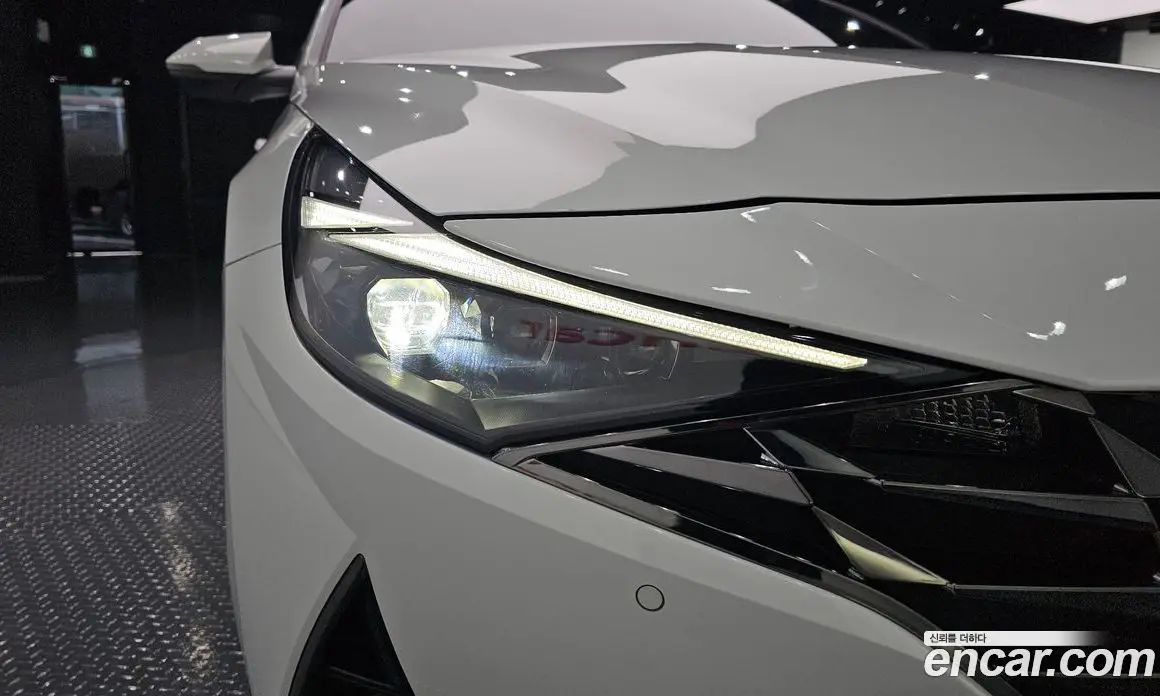 Hyundai Avante 2021 1.6 автомат (гидро), фото 8