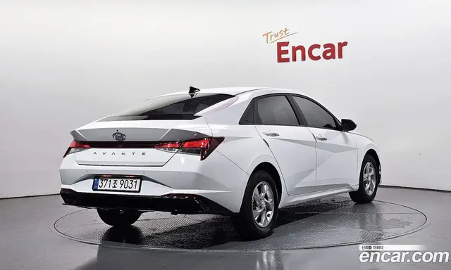 Hyundai Avante 2022 1.6 автомат (гидро), миниатюра 2