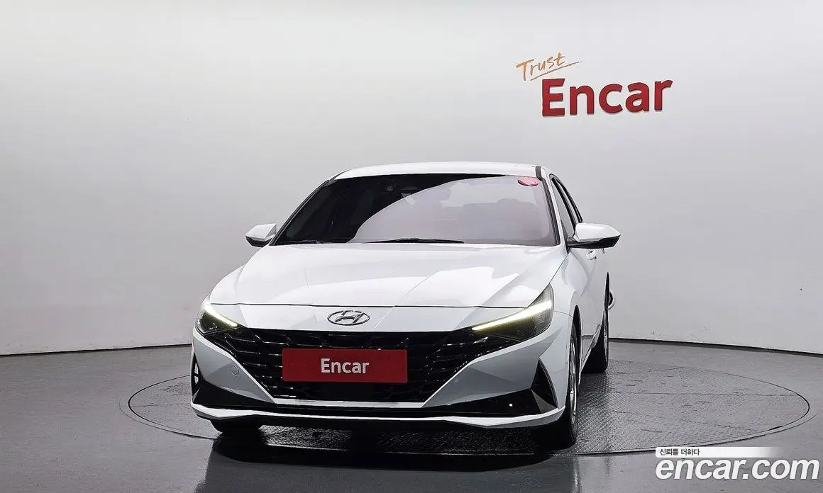Hyundai Avante 2022 1.6 автомат (гидро), фото 3