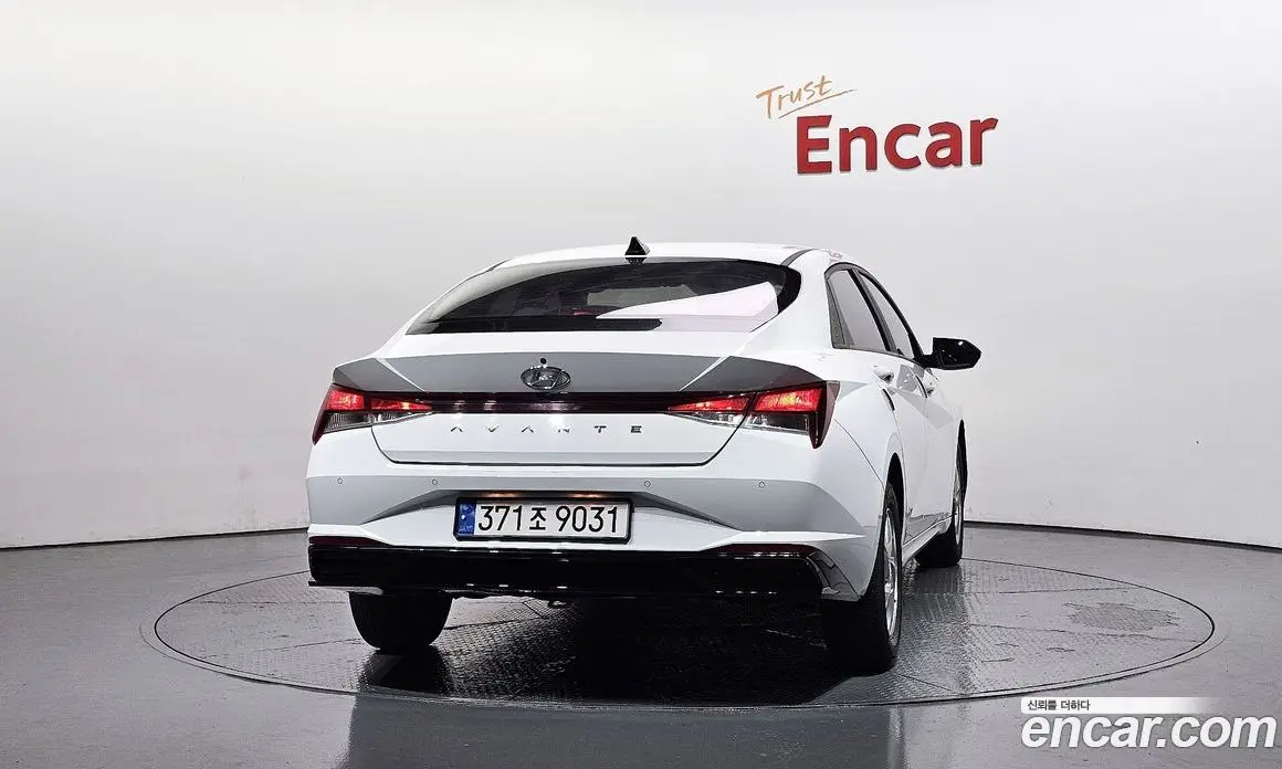 Hyundai Avante 2022 1.6 автомат (гидро), фото 4