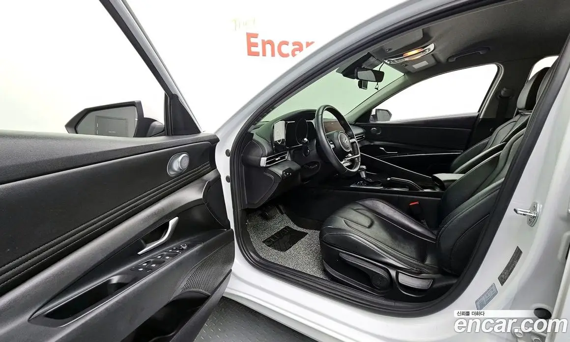 Hyundai Avante 2022 1.6 автомат (гидро), фото 10