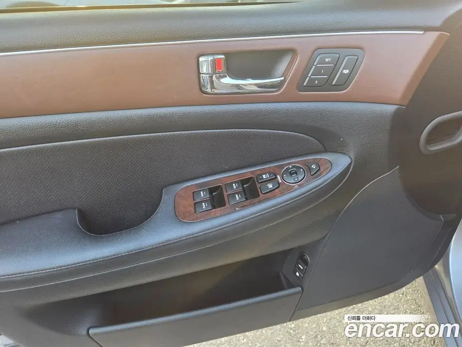 Hyundai Genesis 2009 3.3 автомат (гидро), фото 18 Hyundai Genesis 2009 3.3 автомат (гидро), фото 18