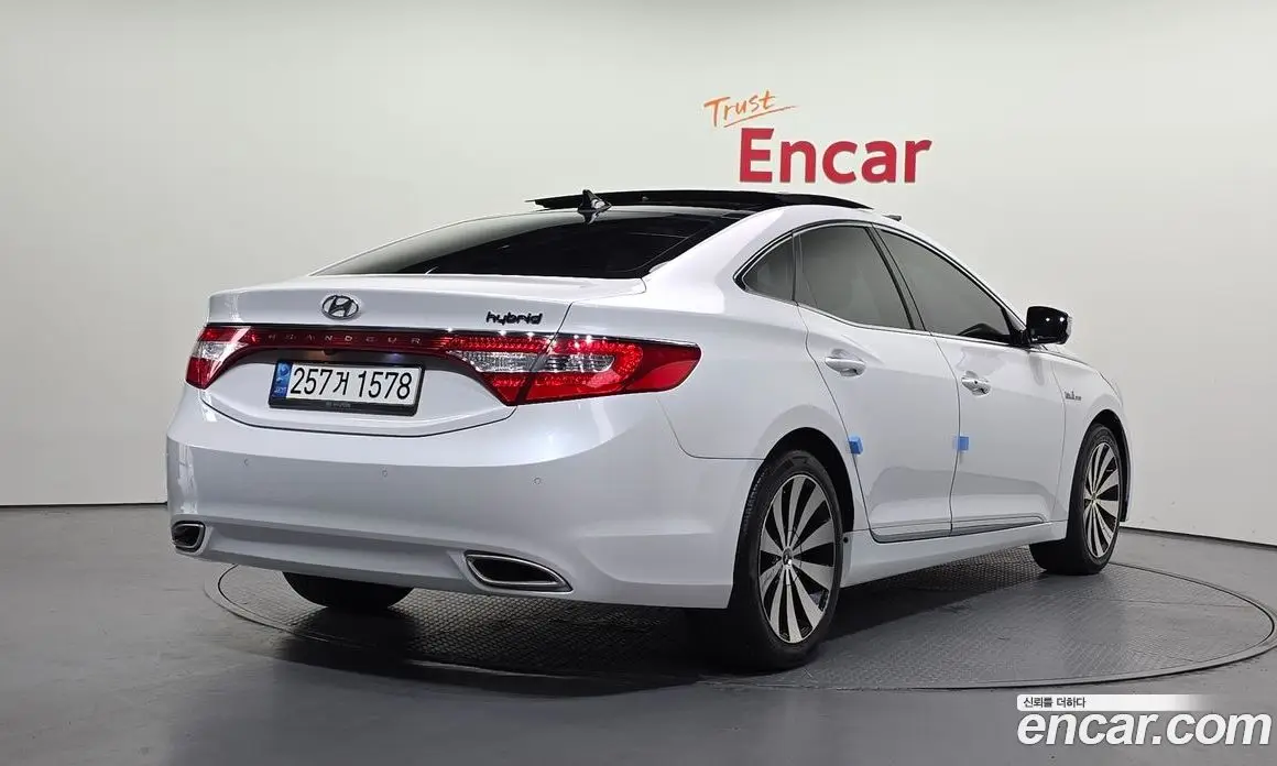 Hyundai Grandeur 2014 2.4 автомат (гидро), фото 2 Hyundai Grandeur 2014 2.4 автомат (гидро), фото 2