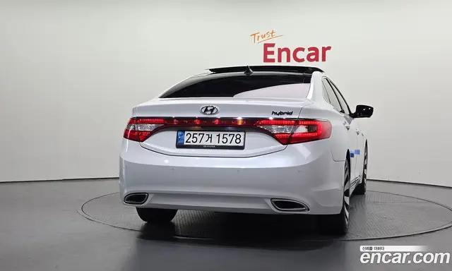 Hyundai Grandeur 2014 2.4 автомат (гидро), миниатюра 4 Hyundai Grandeur 2014 2.4 автомат (гидро), миниатюра 4