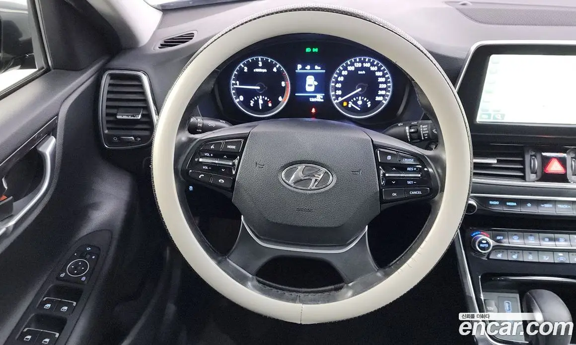 Hyundai Grandeur 2016 2.2 автомат (гидро), фото 20 Hyundai Grandeur 2016 2.2 автомат (гидро), фото 20