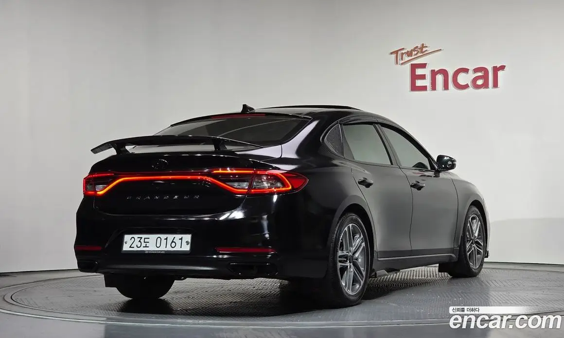 Hyundai Grandeur 2016 2.2 автомат (гидро), фото 2 Hyundai Grandeur 2016 2.2 автомат (гидро), фото 2