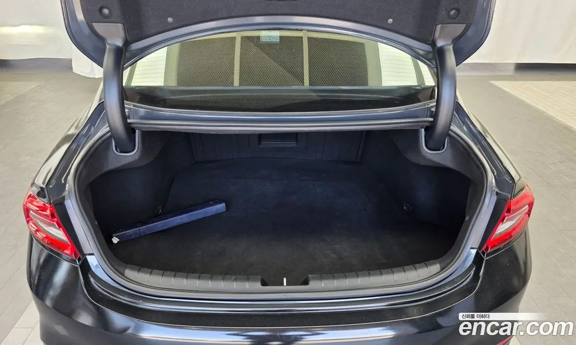 Hyundai Grandeur 2016 2.2 автомат (гидро), фото 20 Hyundai Grandeur 2016 2.2 автомат (гидро), фото 20