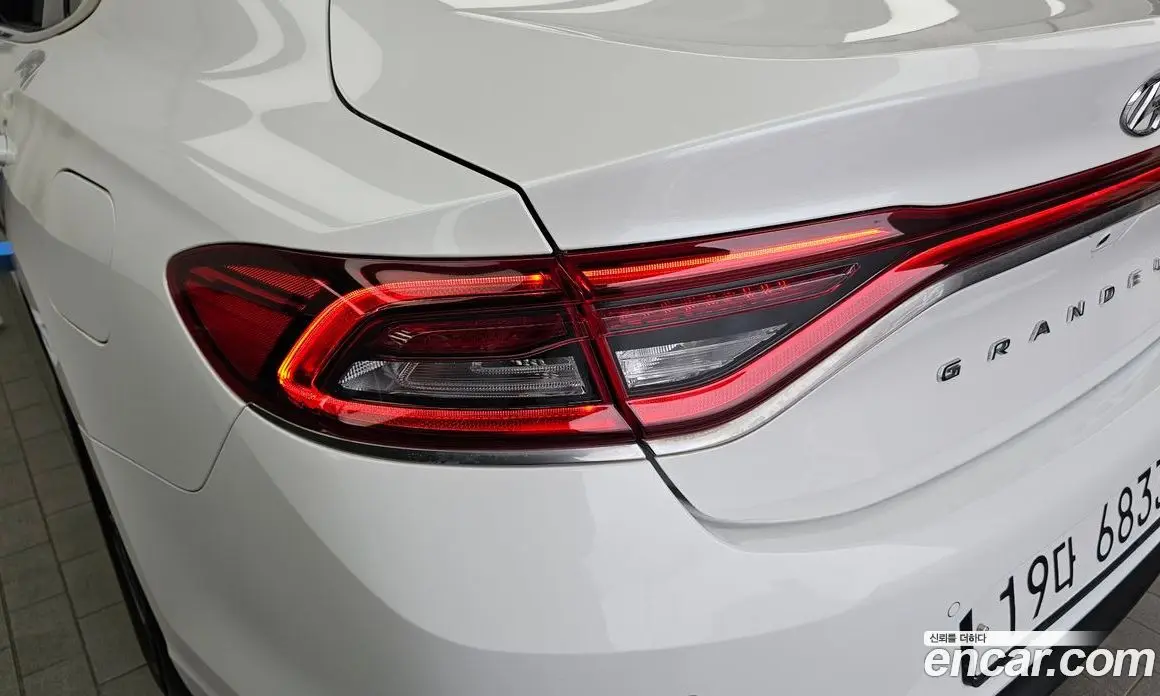 Hyundai Grandeur 2017 2.4 автомат (гидро), фото 9