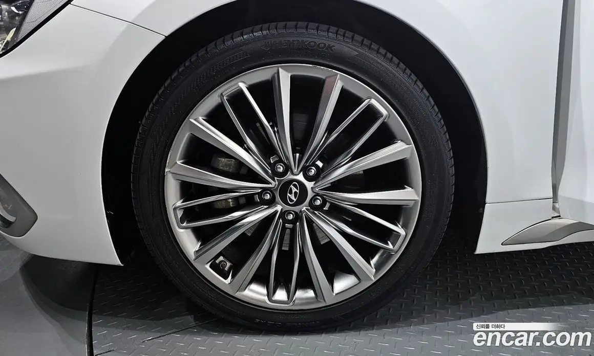 Hyundai Grandeur 2017 2.2 автомат (гидро), фото 5 Hyundai Grandeur 2017 2.2 автомат (гидро), фото 5