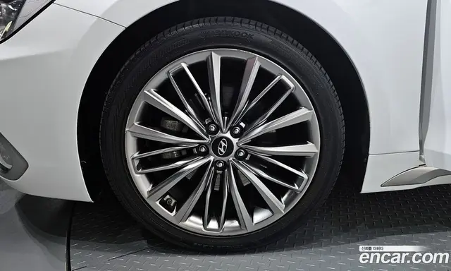 Hyundai Grandeur 2017 2.2 автомат (гидро), миниатюра 5 Hyundai Grandeur 2017 2.2 автомат (гидро), миниатюра 5