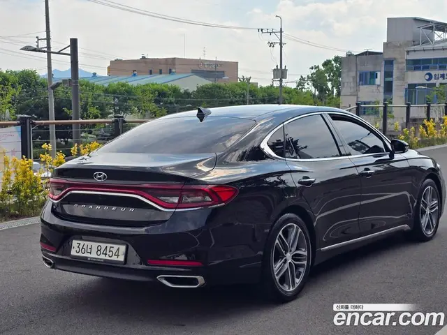 Hyundai Grandeur 2017 3.0 автомат (гидро), миниатюра 6