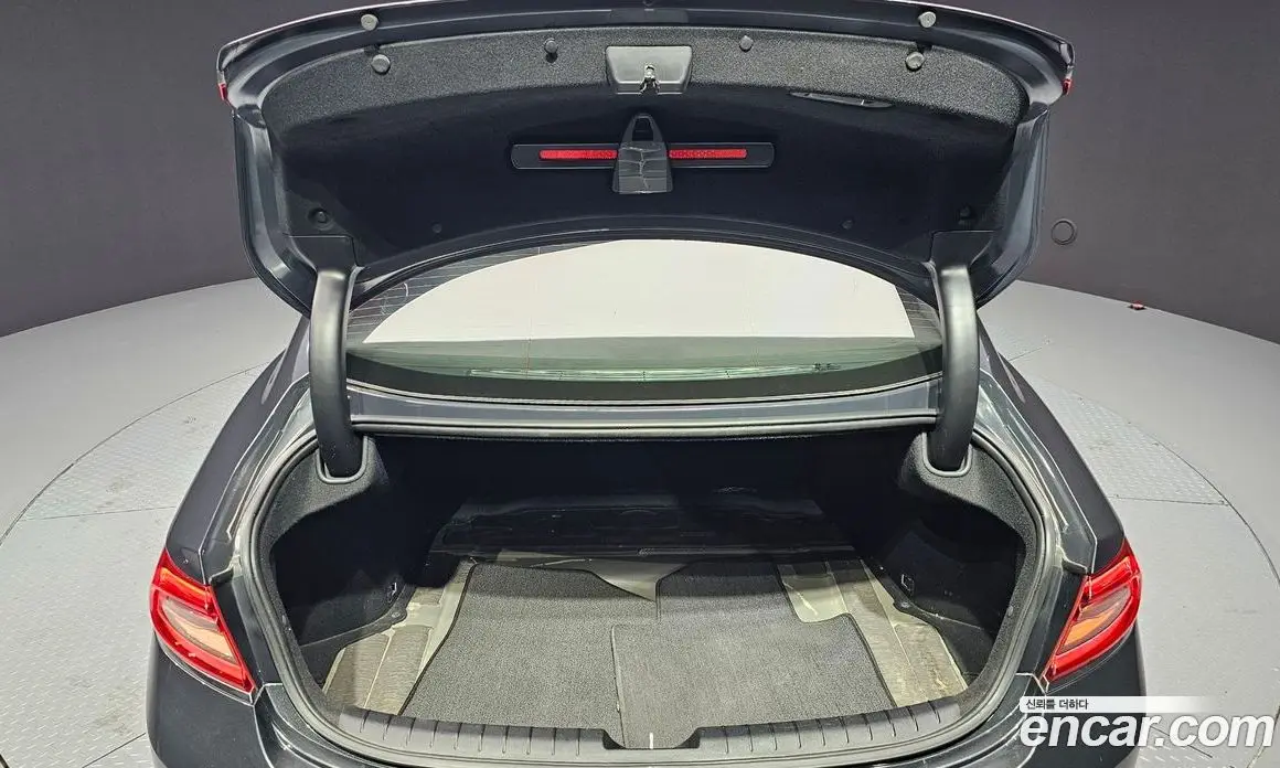Hyundai Grandeur 2017 3.0 автомат (гидро), фото 20