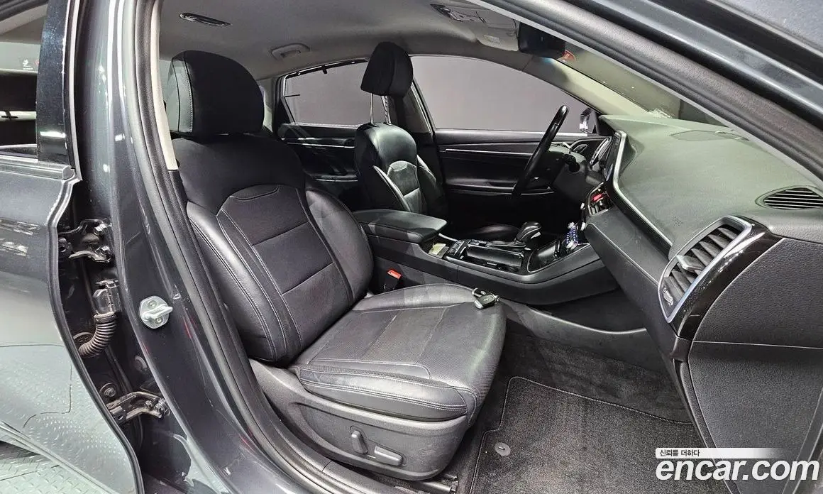 Hyundai Grandeur 2017 3.0 автомат (гидро), фото 10