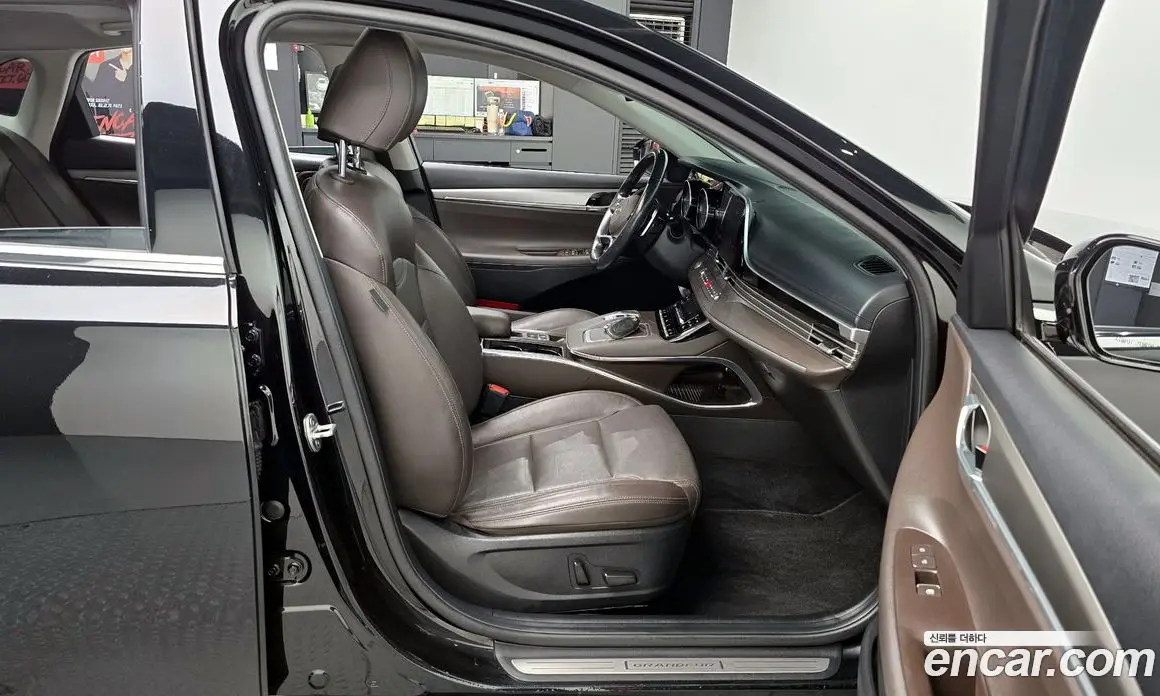 Hyundai Grandeur 2020 3.3 автомат (гидро), фото 9