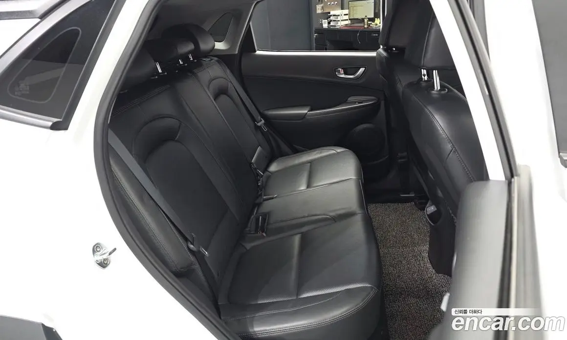 Hyundai Kona 2021 1.6 автомат (гидро), фото 12