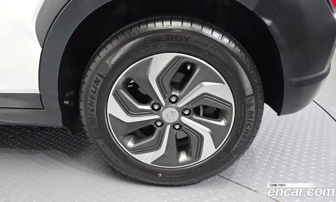 Hyundai Kona 2021 1.6 автомат (гидро), фото 5
