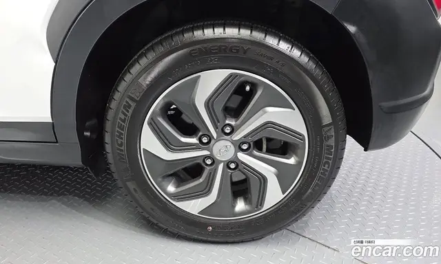 Hyundai Kona 2021 1.6 автомат (гидро), миниатюра 5