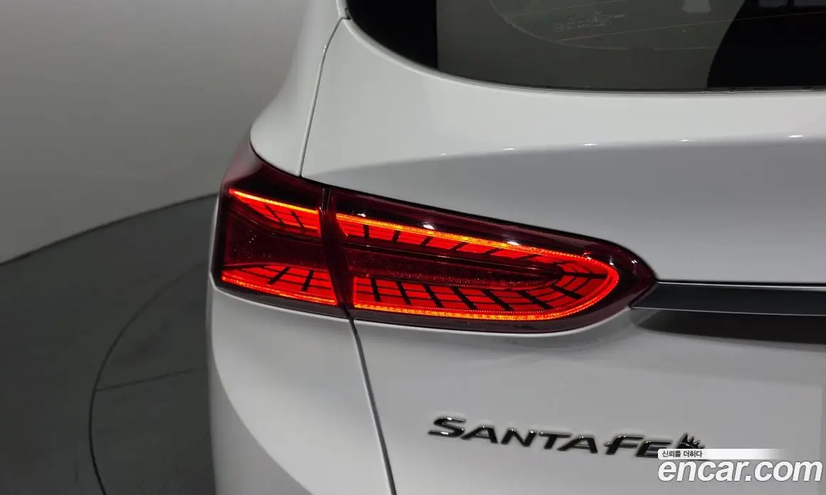 Hyundai Santa Fe 2018 2.0 автомат (гидро), фото 9