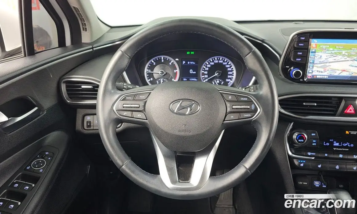 Hyundai Santa Fe 2018 2.0 автомат (гидро), фото 13