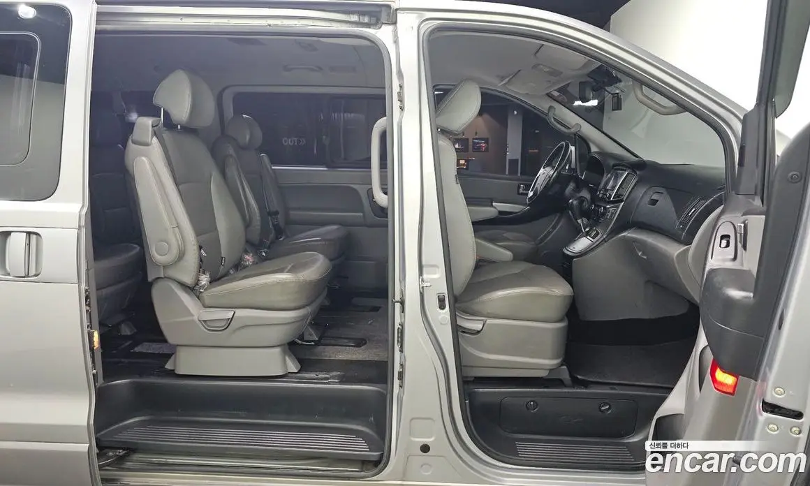 Hyundai Starex 2018 2.5 автомат (гидро), фото 12