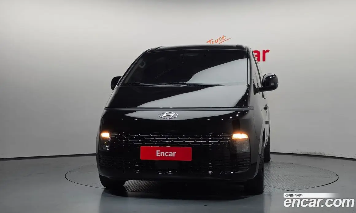 Hyundai Staria 2021 2.2 автомат (гидро), фото 3