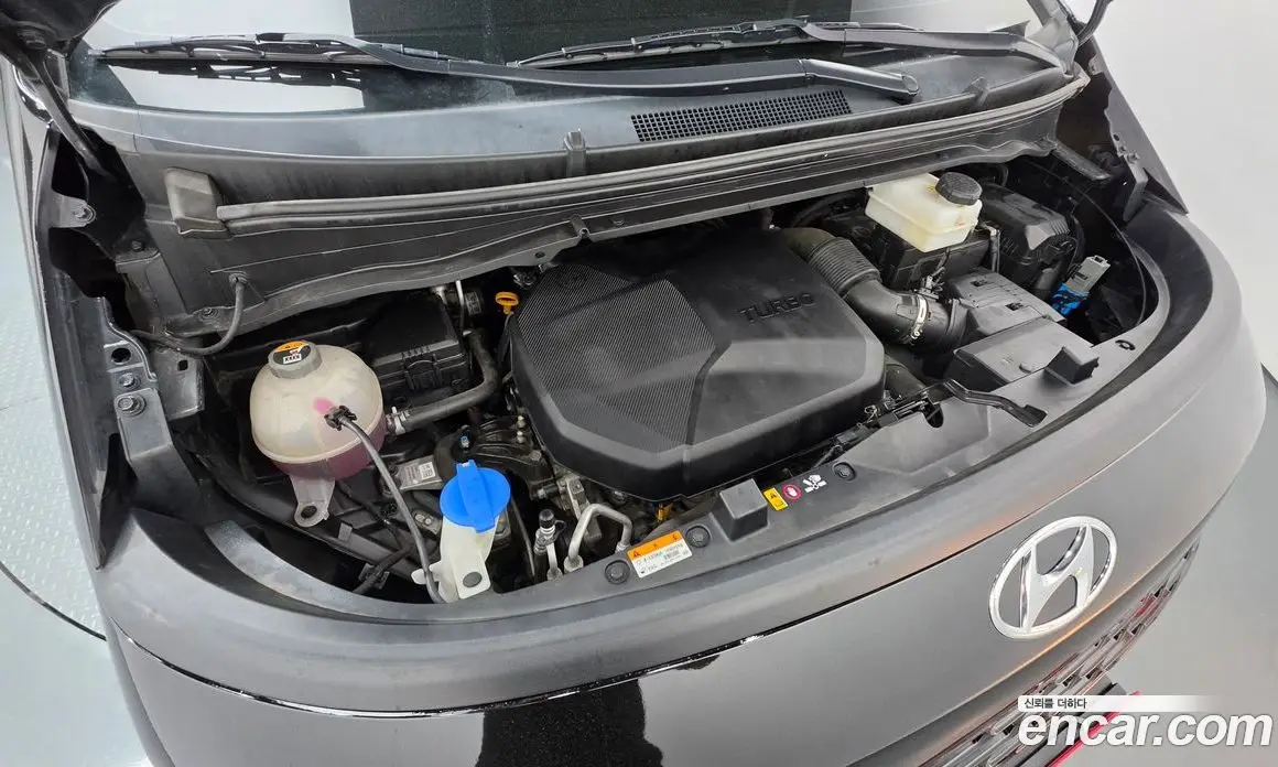 Hyundai Staria 2021 2.2 автомат (гидро), фото 6