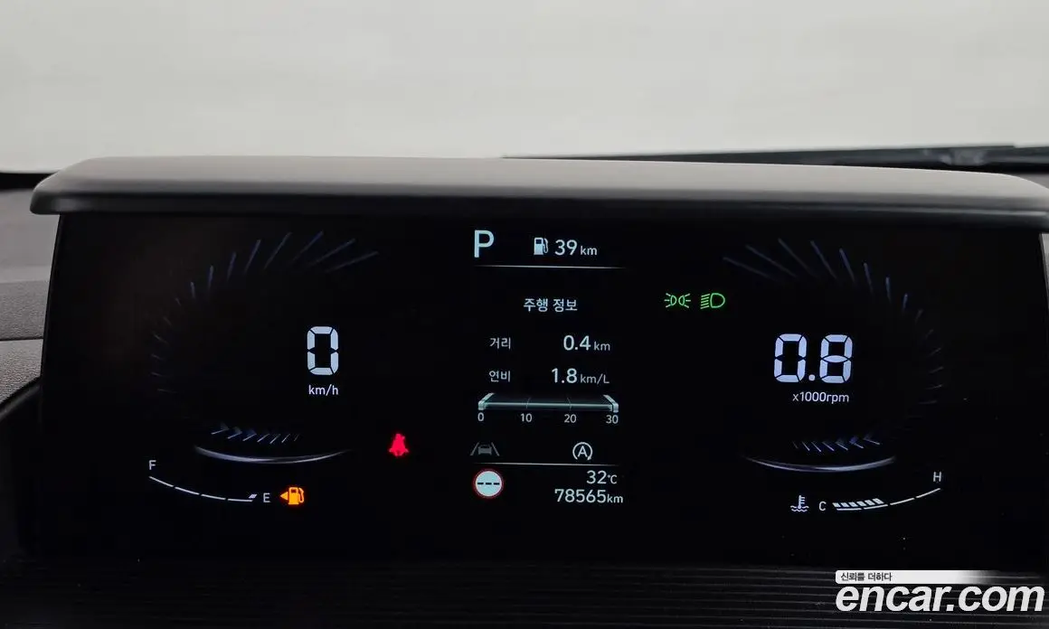 Hyundai Staria 2021 2.2 автомат (гидро), фото 8