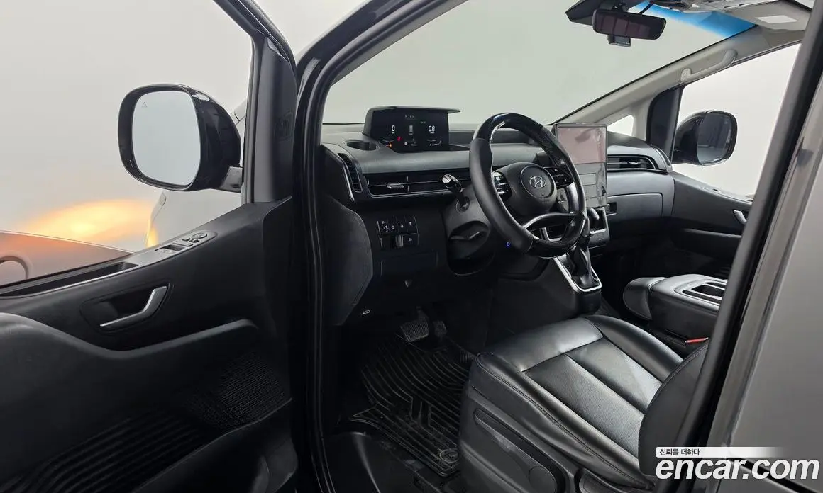 Hyundai Staria 2021 2.2 автомат (гидро), фото 10