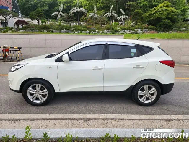 Hyundai Tucson 2011 2.0 автомат (гидро), миниатюра 4