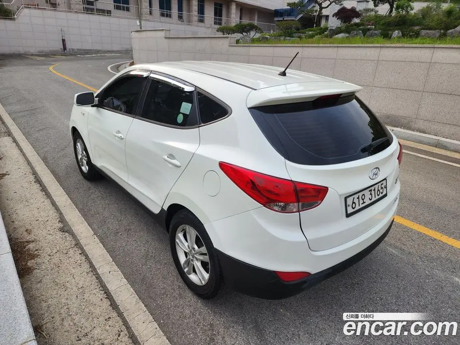 Hyundai Tucson 2011 2.0 автомат (гидро), фото 5