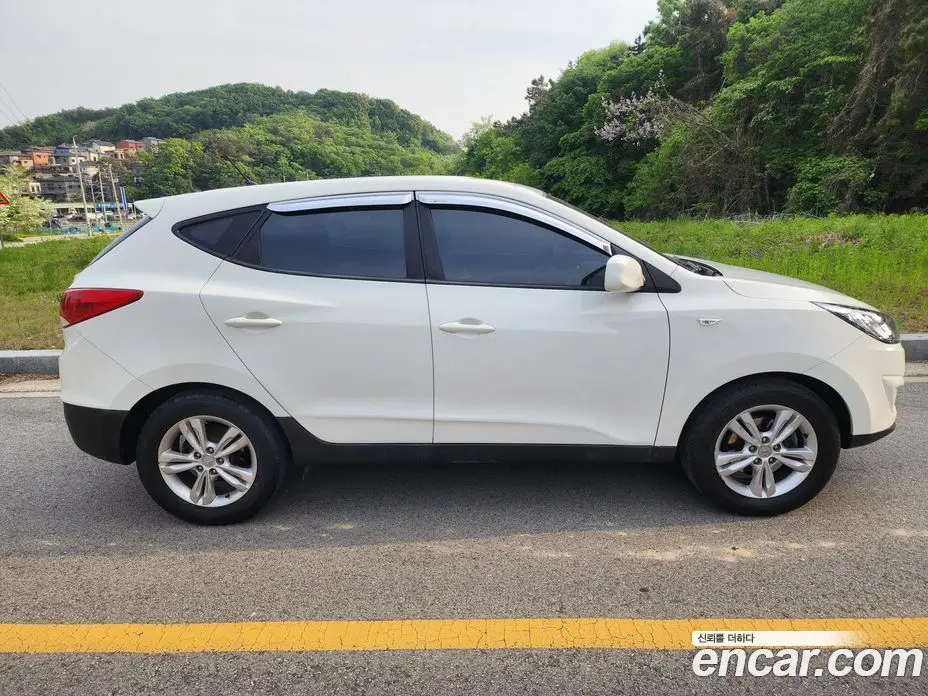 Hyundai Tucson 2011 2.0 автомат (гидро), фото 8