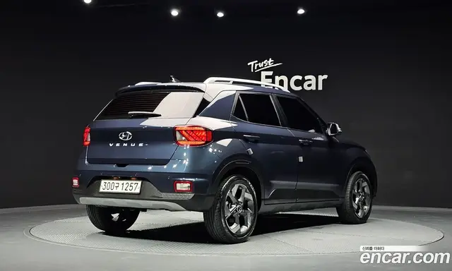 Hyundai Venue 2019 1.6 автомат (гидро), миниатюра 2 Hyundai Venue 2019 1.6 автомат (гидро), миниатюра 2