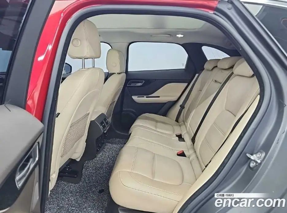 Jaguar F-Pace 2018 2.0 автомат (гидро), фото 12 Jaguar F-Pace 2018 2.0 автомат (гидро), фото 12