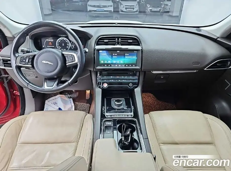 Jaguar F-Pace 2018 2.0 автомат (гидро), фото 7 Jaguar F-Pace 2018 2.0 автомат (гидро), фото 7