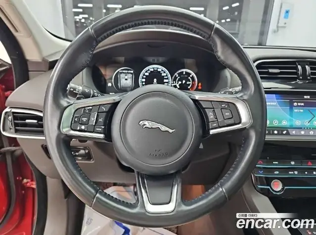 Jaguar F-Pace 2018 2.0 автомат (гидро), миниатюра 9 Jaguar F-Pace 2018 2.0 автомат (гидро), миниатюра 9