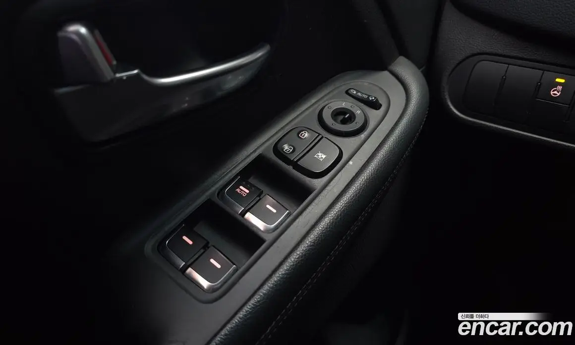 Kia Carens 2017 2.0 автомат (гидро), фото 17