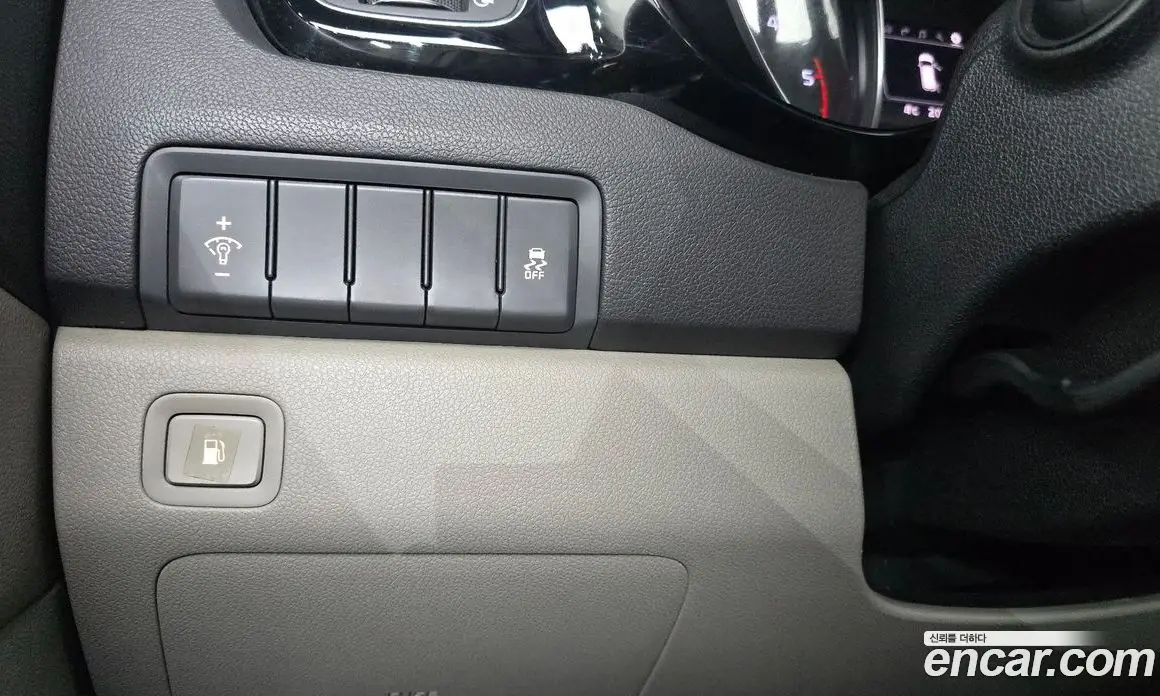 Kia Carnival 2014 2.2 автомат (гидро), фото 16 Kia Carnival 2014 2.2 автомат (гидро), фото 16