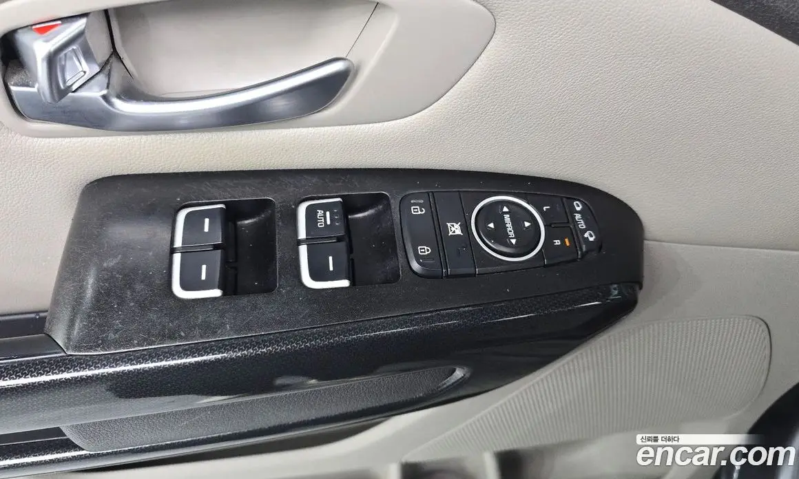 Kia Carnival 2014 2.2 автомат (гидро), фото 18 Kia Carnival 2014 2.2 автомат (гидро), фото 18