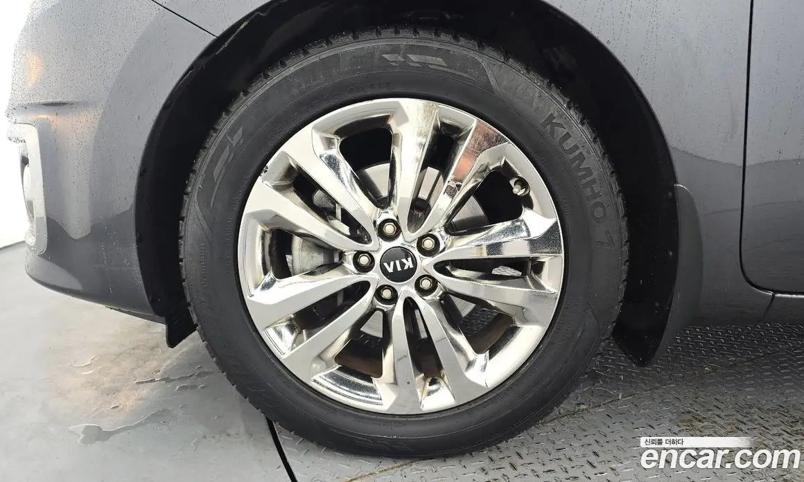 Kia Carnival 2014 2.2 автомат (гидро), фото 5 Kia Carnival 2014 2.2 автомат (гидро), фото 5