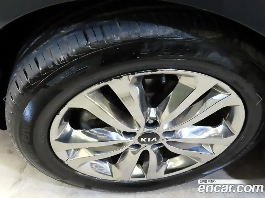 Kia Carnival 2014 2.2 автомат (гидро), фото 20 Kia Carnival 2014 2.2 автомат (гидро), фото 20