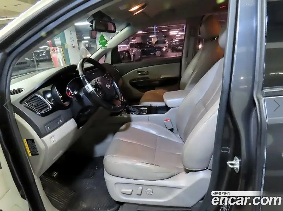 Kia Carnival 2014 2.2 автомат (гидро), фото 6 Kia Carnival 2014 2.2 автомат (гидро), фото 6