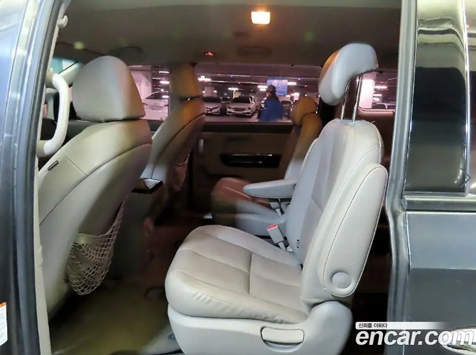 Kia Carnival 2014 2.2 автомат (гидро), фото 7 Kia Carnival 2014 2.2 автомат (гидро), фото 7